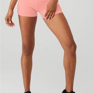 Alo Goddess Ribbed Highwaist Hot Short — Strawberry Lemonade